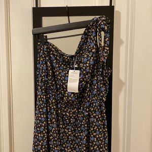 NWT One Shoulder Floral Maxi Dress